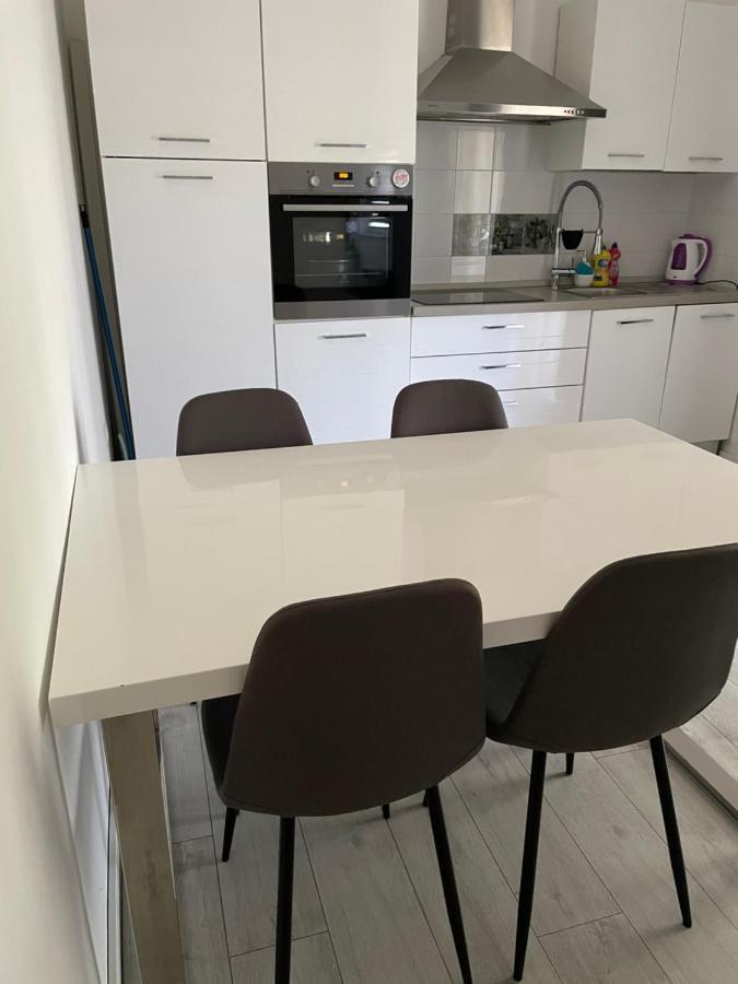 شقة Drenova Apartman غييكا المظهر الخارجي الصورة