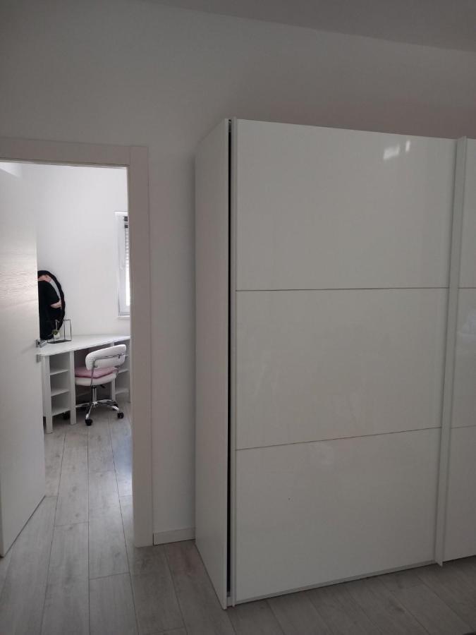 شقة Drenova Apartman غييكا المظهر الخارجي الصورة